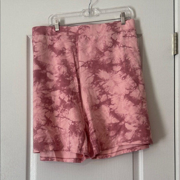 D & Co Pink Tie-Dye Sweatshirt and Short Set Women's Size 4X - Picture 4 of 5
